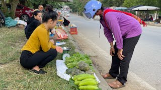 Go to the market to sell melon, squash, vegetables to buy food for the new mother dog