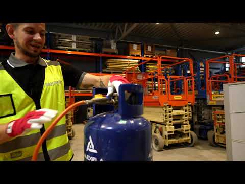 Video: Kā Uzstādīt Elektrisko Motora Sildītāju Uz VAZ