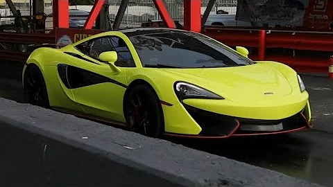 Stock McLaren 570s 1/4 mile testing
