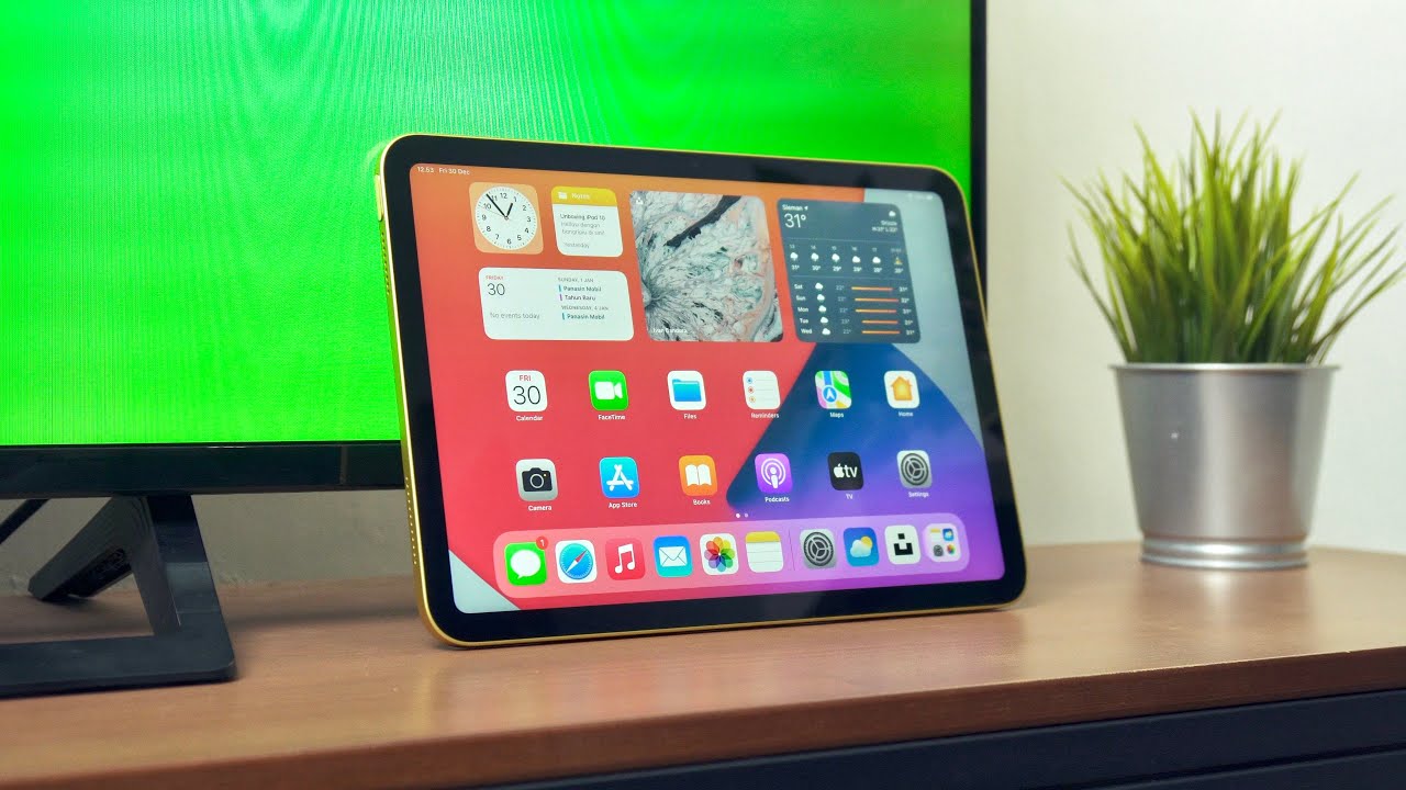 iPad 10 REVIEW - iPad terMENARIQUE So Far! - YouTube