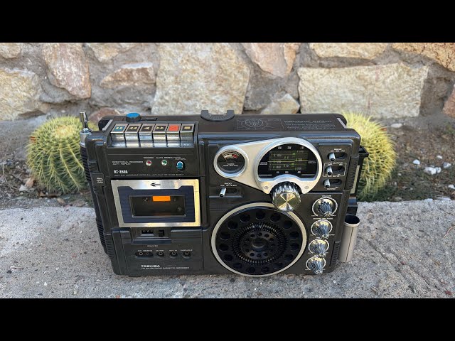 Vintage Radio Toshiba RT-2800 Radio Cassette Player - YouTube