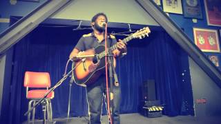 Michael Kiwanuka - Bones (Live)