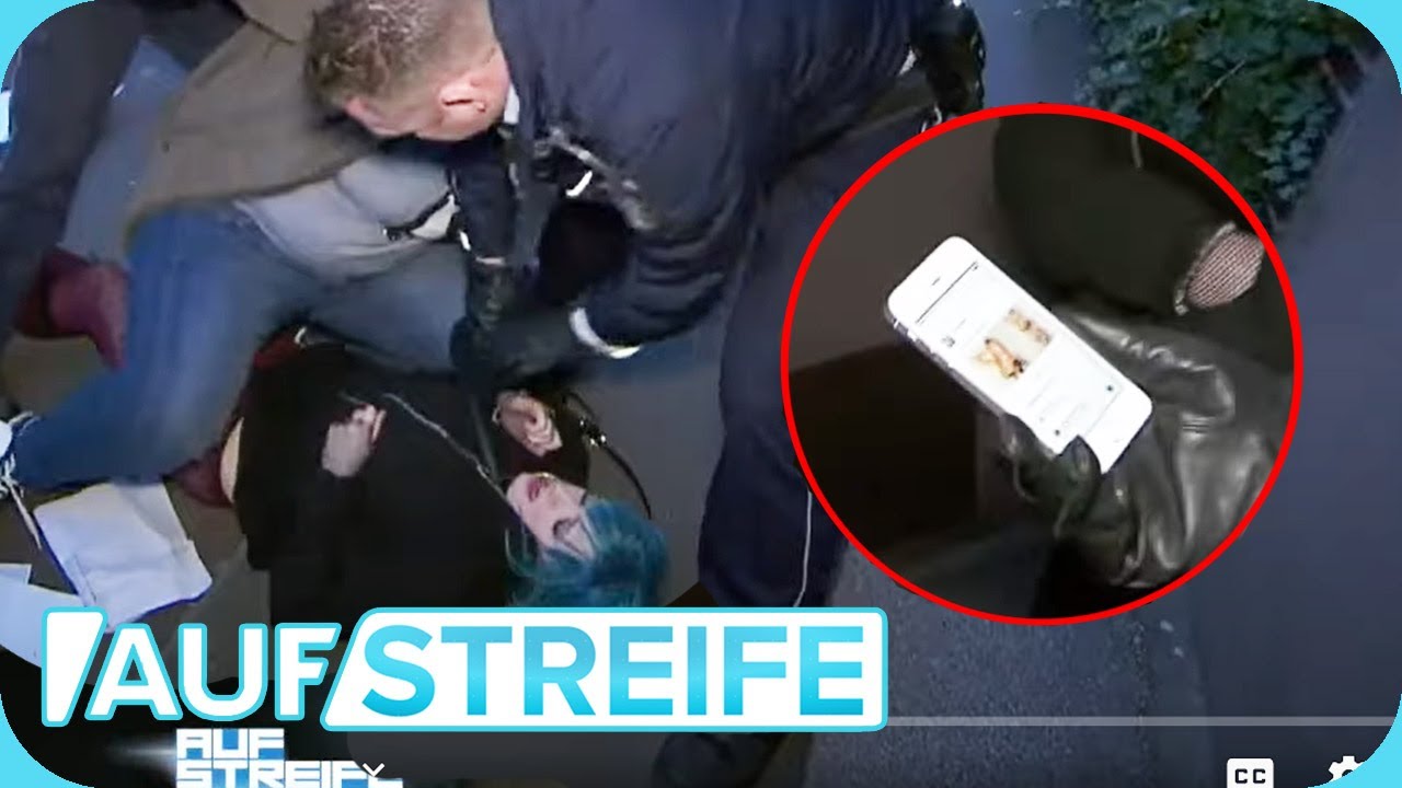 Zwei PR GELNDE Frauen Welche Cousine Hat Das HANDY Geklaut Auf zwei-pr-gelnde-frauen-welche-cousine-hat-das-handy-geklaut-auf