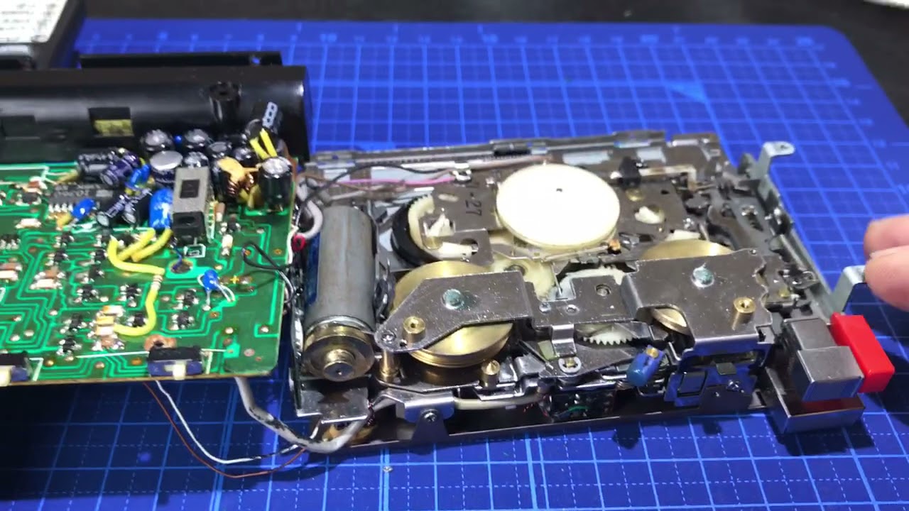 AIWA HS-J2 カセットプレーヤー カセットボーイ AIWA HS-J2 カセットボーイ - YouTube