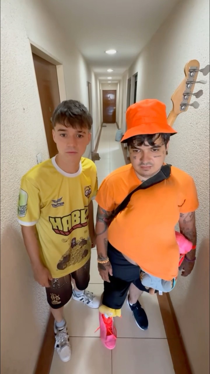 siempre le hacia esto a mi primo jajaja