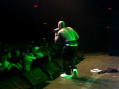 Ta Smallz performing 'Mueve Se Culo" ft Layzie and Flesh in Anaheim