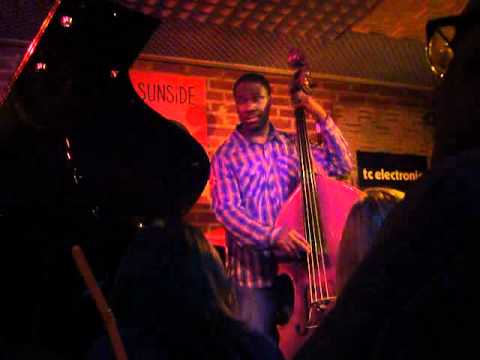 Robert Glasper Trio live jam - Time After Time - J...