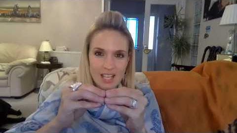 Lisa Cairns - The sight of me is the way in which you know yourself (2016)