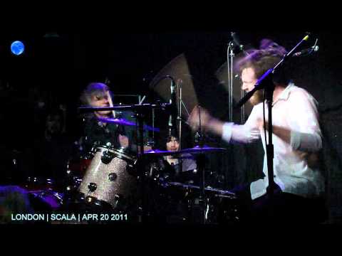 LIAM FINN w/ NEIL Drum Duel 21/04/2011 London @ Ho...