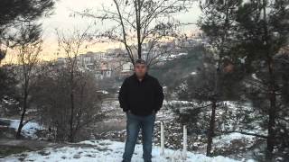 Nerde Boynu Bukuk Bir Garip Gorsem