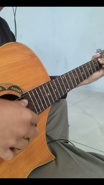 Embun di pagi buta... Fingerstyle cover - Mentahan video #fyp #semuaorang