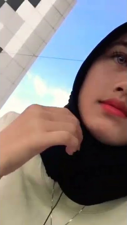 mauga tuh di genti pake ciuman#viral #cium #cantik #shorts #rokok