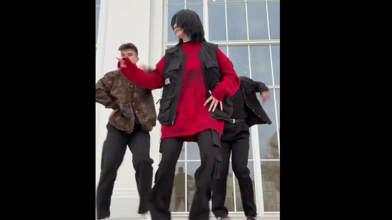 Dj крутит пластинки. диджей крутит диски. диджей крутит диски я съел диск. диджей брбрбр. диджей крутит диски я съел диск.