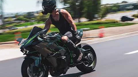 Kawasaki H2R - World Record 400 km/h in 26 sec.