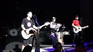 Video thumbnail of "Blink-182 - Accoustic Session @ London - Brixton o2 Academy le 25 07 2012"