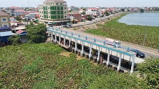 Unbelievable! This Entire Waterway Is Covered in Plants!