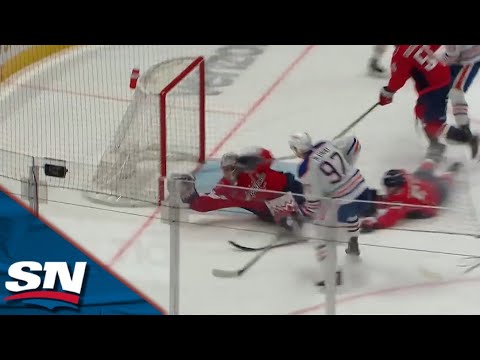 Capitals' Charlie Lindgren makes save of the season without his