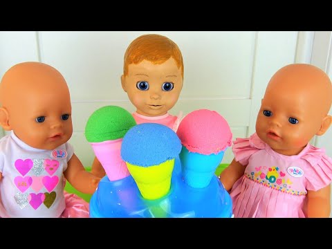 видео: Polina playing with baby dolls and toys ice cream