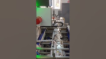 Leaflets folding machine