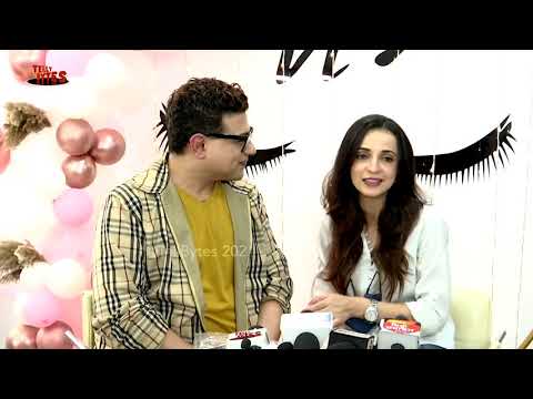 Sanaya Irani,  Tannaz and Bakhtiyaar Irani at Chirag's Magical Makeover launch
