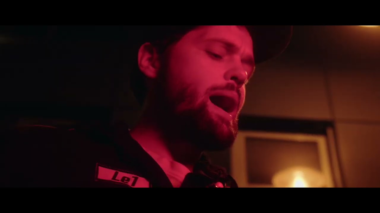 Le1 - Weightless (Official Music Video)