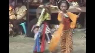 Lengger Cilik:  Renggong Garut