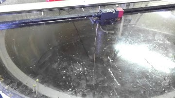 Manuka honey extracting process - operating centrifuge