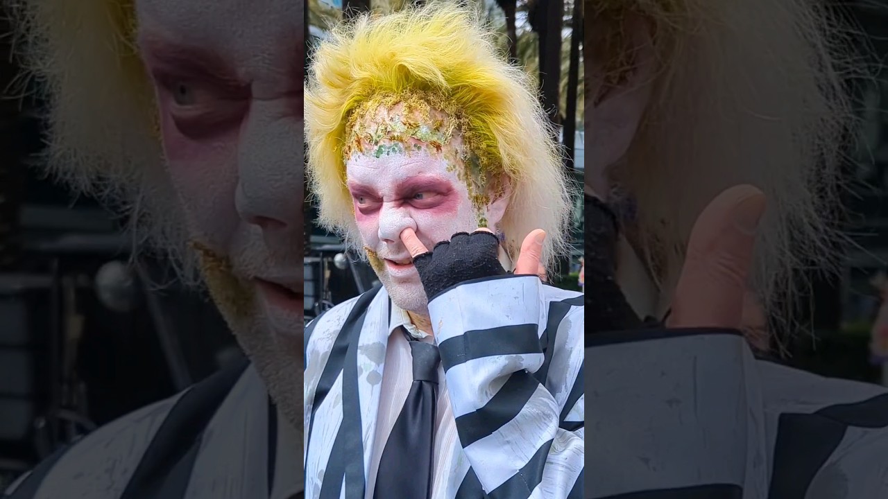 BEETLEJUICE Cosplayer at Wondercon 2024 #beetlejuice #cosplay #wondercon