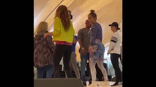 Jennifer Lopez teaches Shakira the Booty-Shake move (Super Bowl LIV Rehearsals)