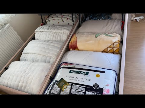 Video: Köpeğinizi Eski Yorganın Dışına Çuval Yatağı Yap