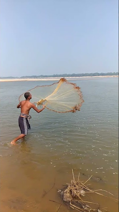 best technique of throwing fishing net.😄😄😄😉😉