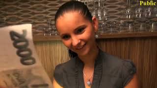 Publicagentbeautifulblondetalktoresturant