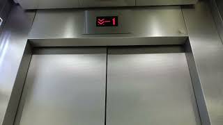 Weird KONE elevators at Holiday Inn Express in Nashik, Maharashtra