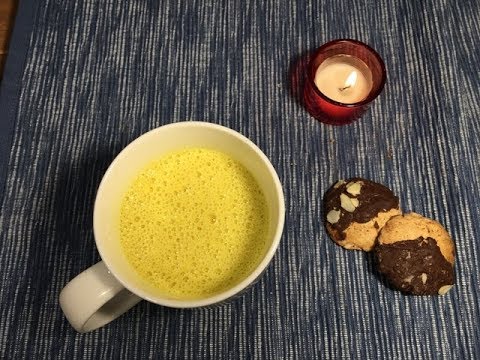keto-turmeric-latte--warm-drink-with-superfoods