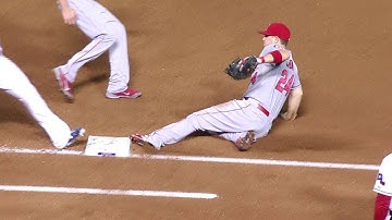 LAA@TEX: Andrus ruled out on a play at first in 2nd