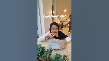 Thumbnail of Anak Makan Croissant Favoritnya! Sayang Anak!