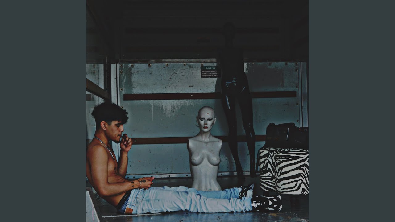 在 YouTube 上观看 Death to the Phony
