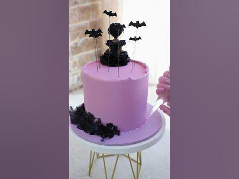 Как вам вафельное кружево в декоре этого тортика?💕 #венсдей # ...