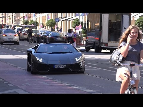 lamborghini-aventador-roadster---loud-accelerations