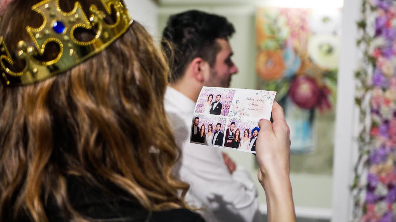 Cum se distreaza invitatii de la nunta pozandu-se cu Cabina Foto Special Moments