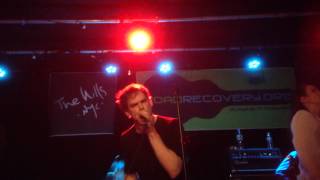 Michael C. Hall sings "Angry Inch"