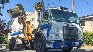 Concord Disposal Autocar WX64 Labrie Automizer on Greens