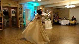 Свадебный танец красивой пары! Под песню Yann Tiersen - La Valse D`Amelie Свадебный танец красивой пары! Под песню Yann Tiersen - La Valse D`Amelie