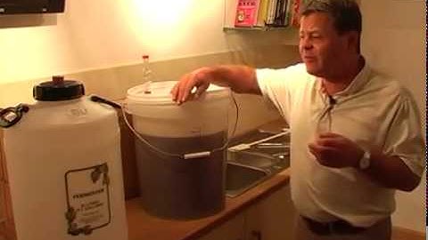 Racking Siphoning Your Wine for a Secondary Fermentation
