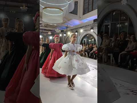 Fashion показ #топ #лучшее #подпишись #лайк #мода #стиль #украина