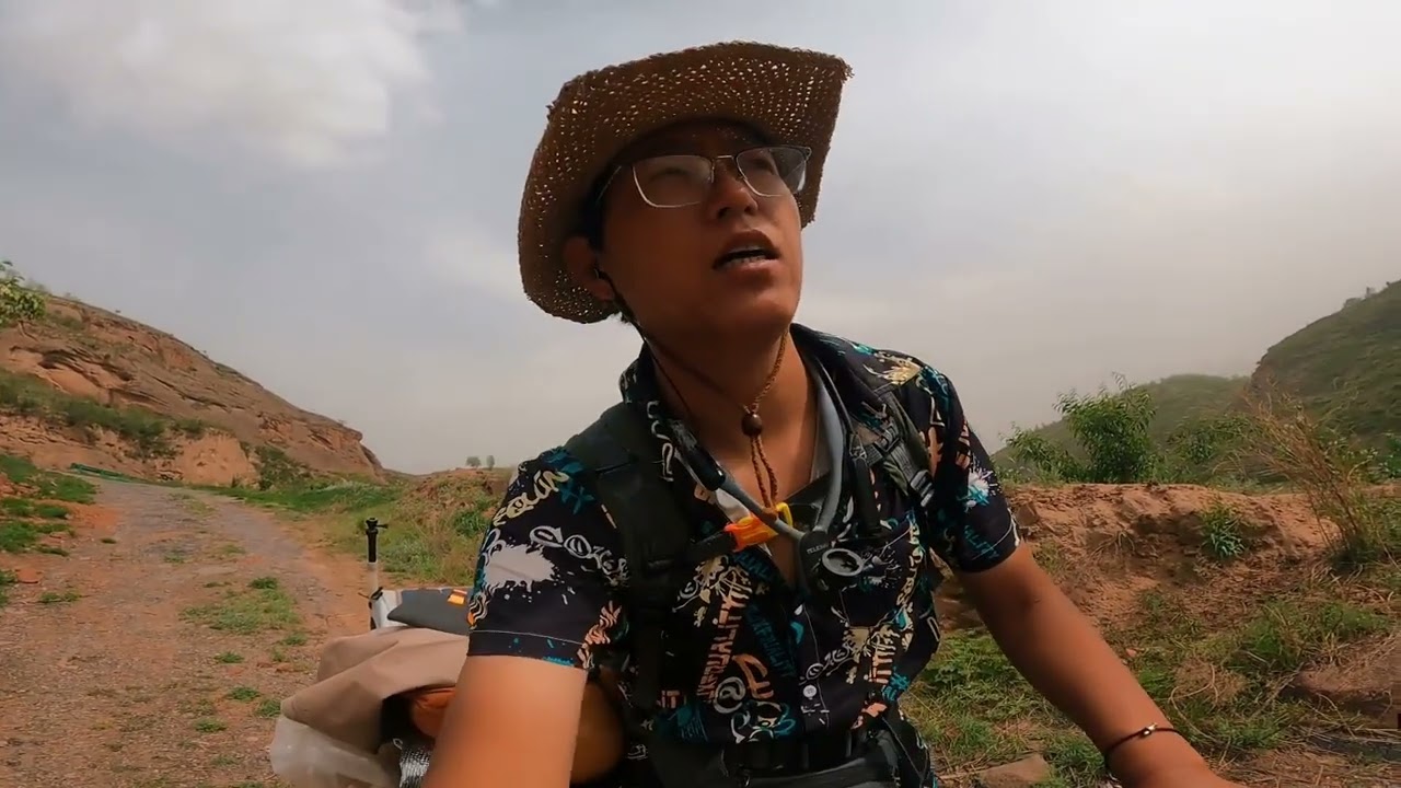 #穷游  #徒步 #延安市  #单车旅行 #志丹县  2024年5月10日  单车穷游中国第125天，到达陕西省延安市志丹县 川旦路 感谢志丹朋友@多亦点 送的食物🙏🏻@