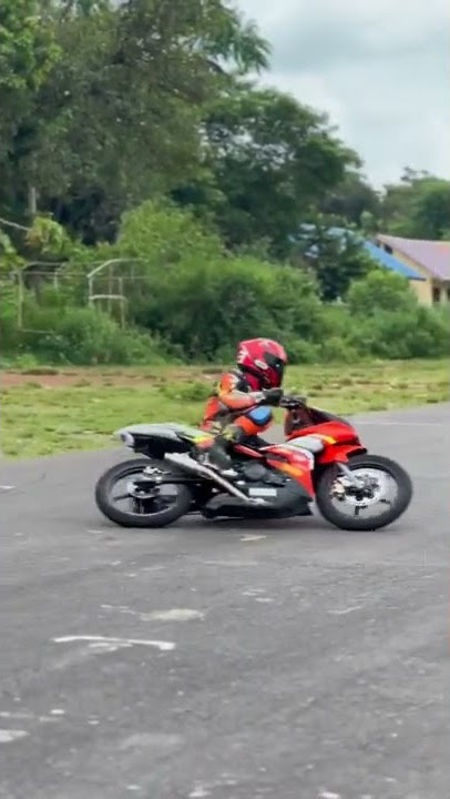SLIDE TERBAIK PEMBALAP SKILL DEWA #shorts #short #shortsvideo #shortsfeed #balap #skilldewa #slide