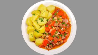 Potatoes with carrots and smoked meat recipe.