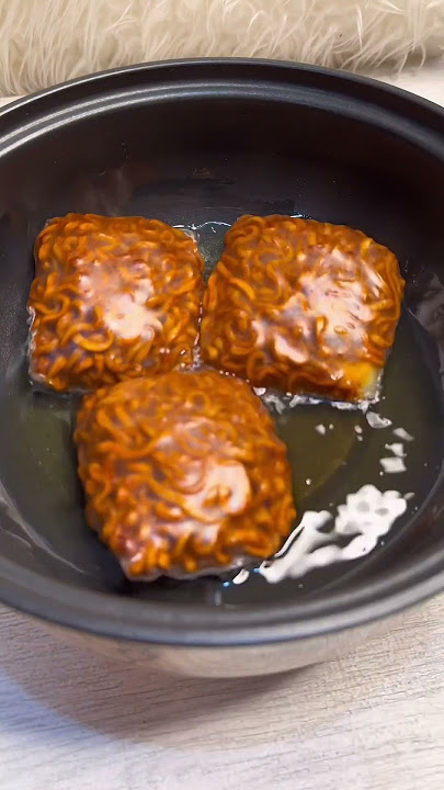 MAKE KOREAN MARTABAK FROM SAMYANG & RICE PAPER