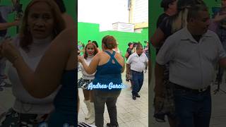 Pipiripao Y Su Chica Moviendo El Cuchumbo